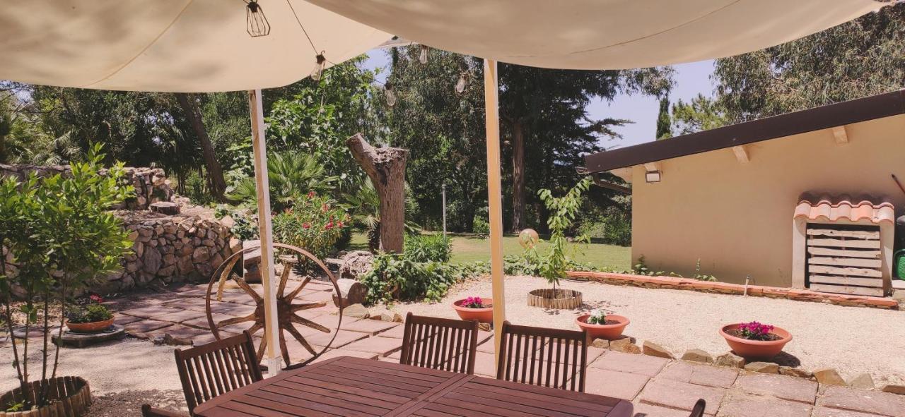 Memento Bed & Breakfast Ossi ภายนอก รูปภาพ